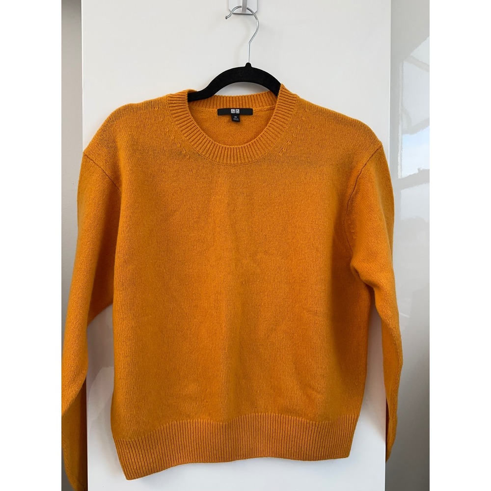 Uniqlo 100% Wool Crew Neck Sweater Mustard Yellow Orange Size XS